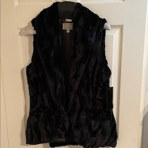 Guillaume Chic Black Faux Fur Vest